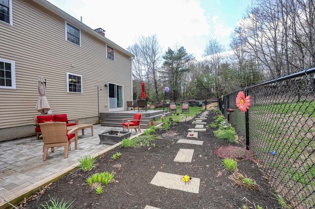 118 Harriman Hill Road, Raymond, NH 03077