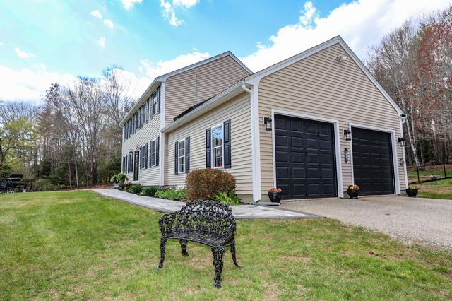 118 Harriman Hill Road, Raymond, NH 03077
