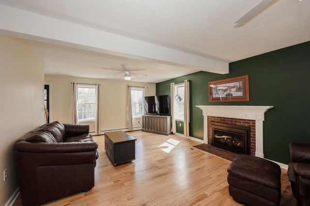 118 Harriman Hill Road, Raymond, NH 03077