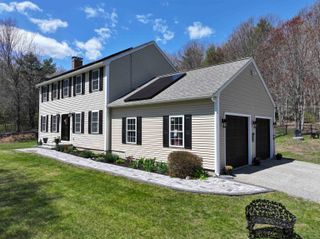 118 Harriman Hill Road, Raymond, NH 03077