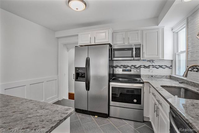 23828 Hollander Street, Dearborn, MI 48128
