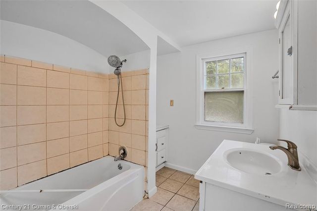 23828 Hollander Street, Dearborn, MI 48128