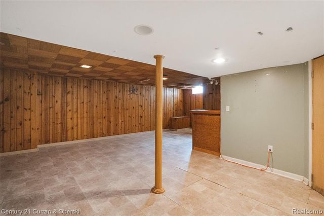 23828 Hollander Street, Dearborn, MI 48128