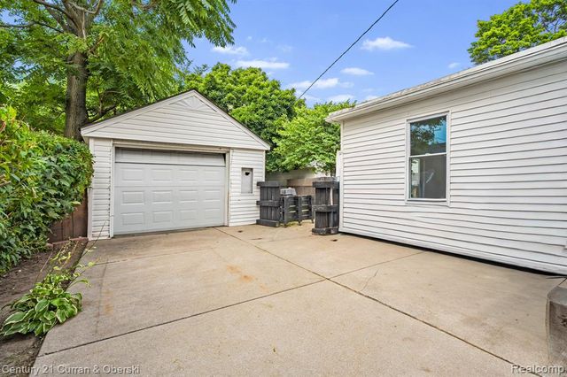 23828 Hollander Street, Dearborn, MI 48128