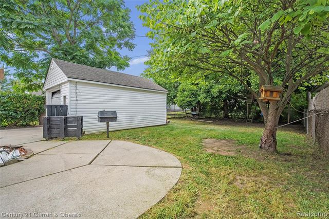 23828 Hollander Street, Dearborn, MI 48128