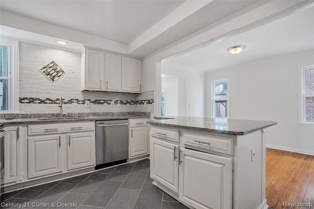 23828 Hollander Street, Dearborn, MI 48128