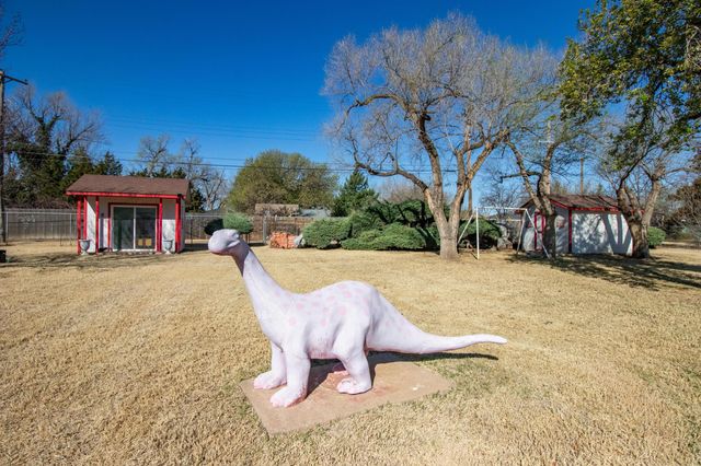 1900 Broadmoor Street, Amarillo, TX 79106