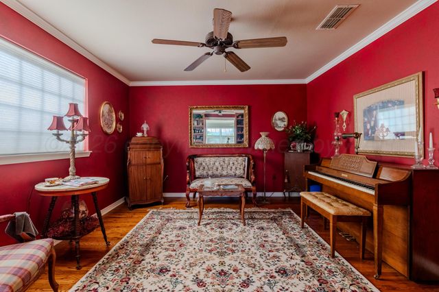 1900 Broadmoor Street, Amarillo, TX 79106