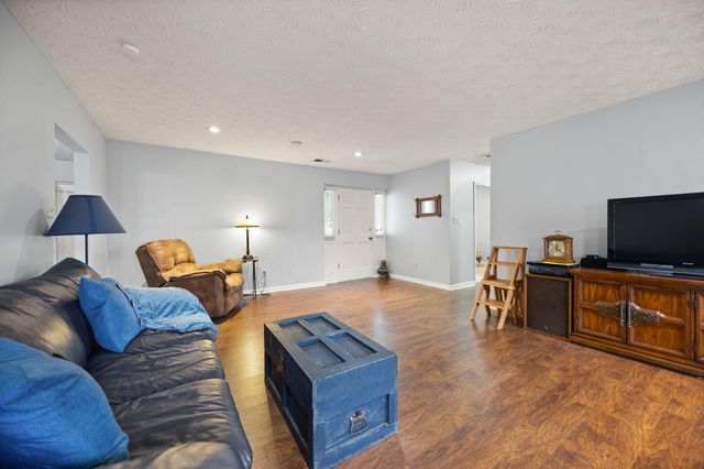 700 Jackson Road, Somerset, KY 42501