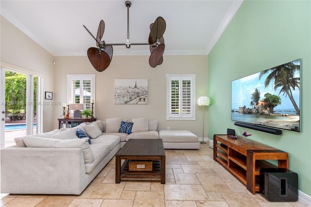 14831 SW 95th Ct, Miami, FL 33176