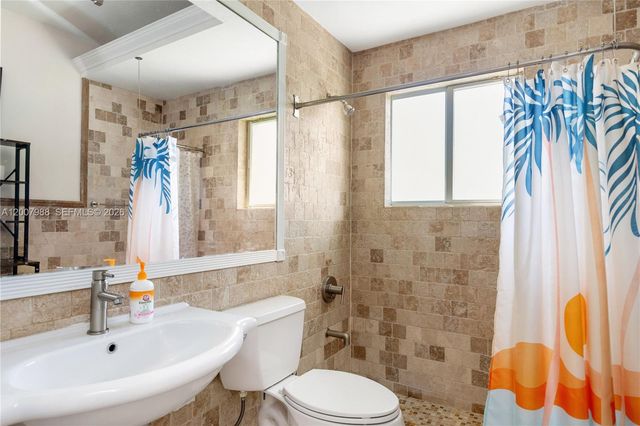 14831 SW 95th Ct, Miami, FL 33176