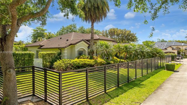 14831 SW 95th Ct, Miami, FL 33176