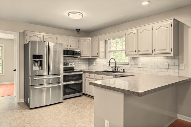 748 Gholson Rd, Clarksville, TN 37043
