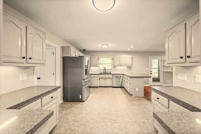 748 Gholson Rd, Clarksville, TN 37043