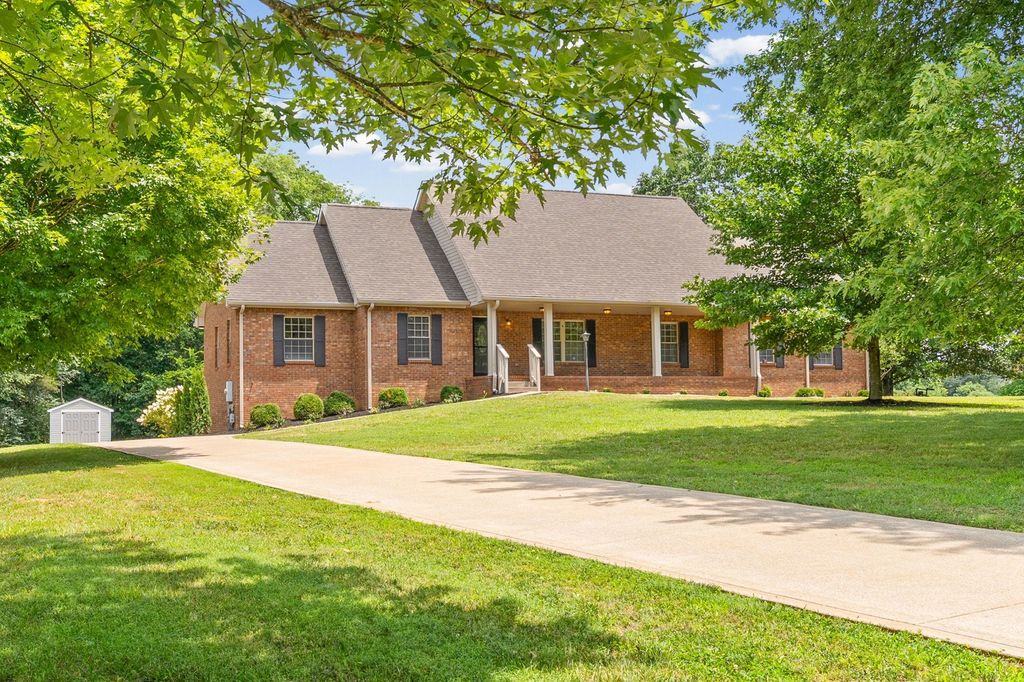 748 Gholson Rd, Clarksville, TN 37043