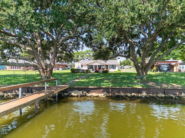 114 Baker B Ranch Road, Trinidad, TX 75163