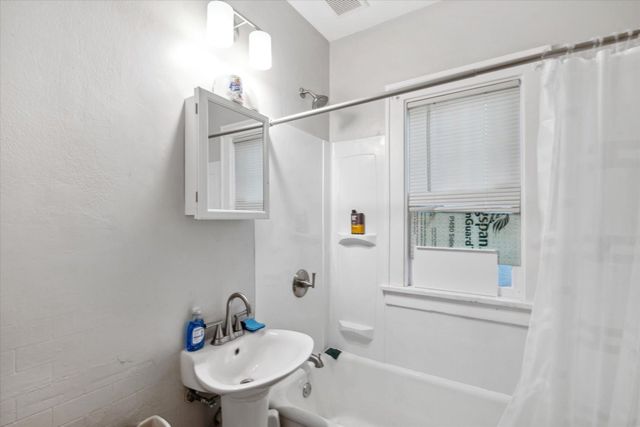 1185 Reaney Avenue, Saint Paul, MN 55106