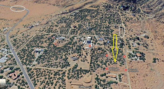 29500 106th St E, Juniper Hills, CA 93543