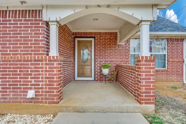 32 Brink Drive, Denison, TX 75021