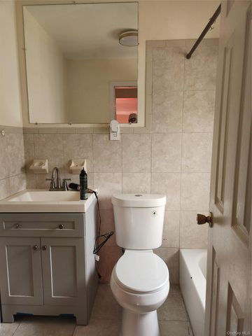 11623 196th Street 2nd Floor, Saint Albans, NY 11412