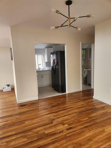 11623 196th Street 2nd Floor, Saint Albans, NY 11412