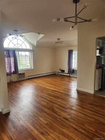 11623 196th Street 2nd Floor, Saint Albans, NY 11412