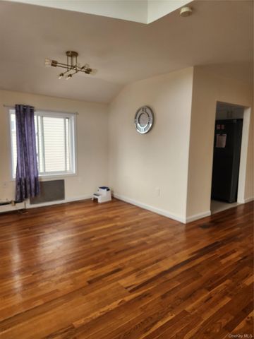11623 196th Street 2nd Floor, Saint Albans, NY 11412