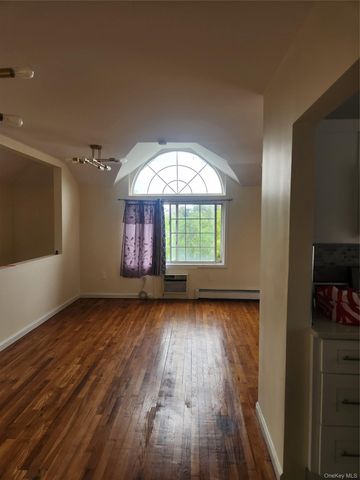11623 196th Street 2nd Floor, Saint Albans, NY 11412