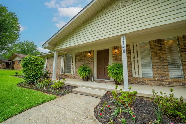 1740 Holly Hill Drive, Camden, AR 71701