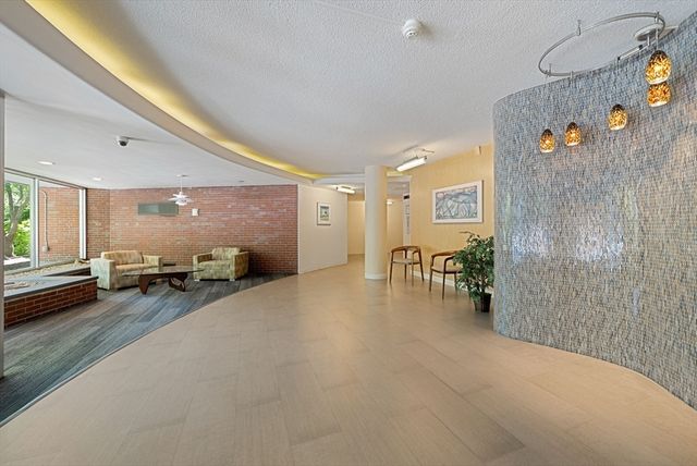 80 Park St 55, Brookline, MA 02446