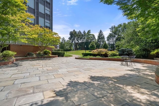 80 Park St 55, Brookline, MA 02446