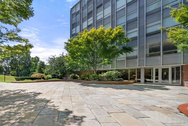 80 Park St 55, Brookline, MA 02446