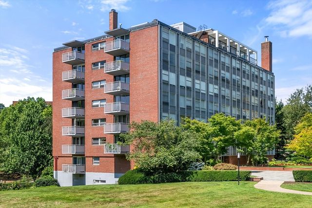 80 Park St 55, Brookline, MA 02446