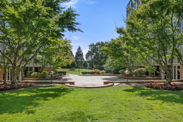 80 Park St 55, Brookline, MA 02446