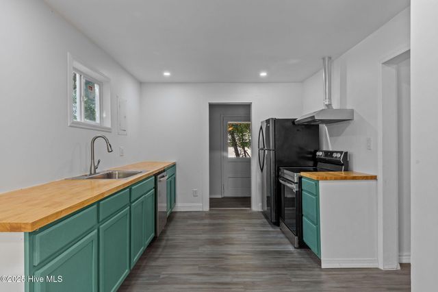 404 Seymour Street, Aberdeen, NC 28315