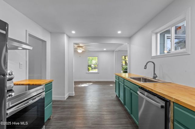 404 Seymour Street, Aberdeen, NC 28315