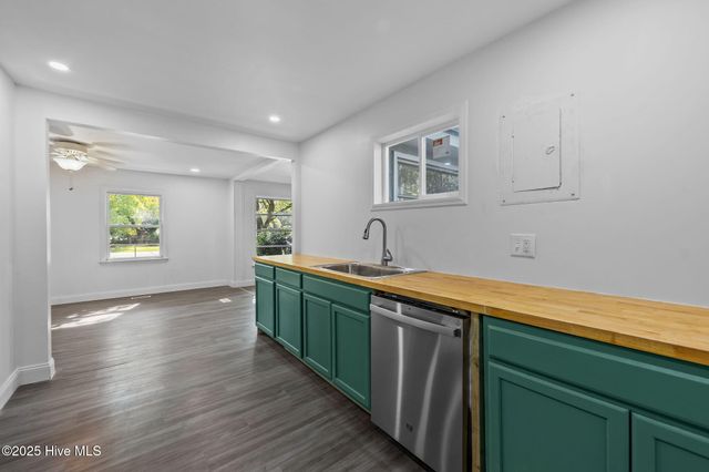 404 Seymour Street, Aberdeen, NC 28315