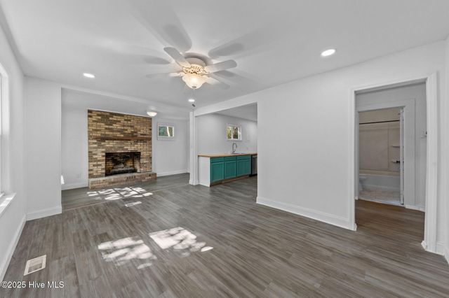 404 Seymour Street, Aberdeen, NC 28315