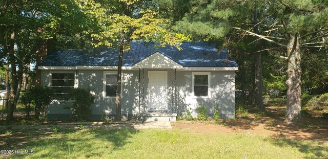 404 Seymour Street, Aberdeen, NC 28315