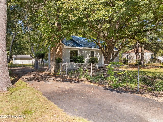 404 Seymour Street, Aberdeen, NC 28315