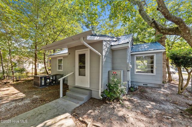 404 Seymour Street, Aberdeen, NC 28315