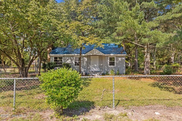 404 Seymour Street, Aberdeen, NC 28315