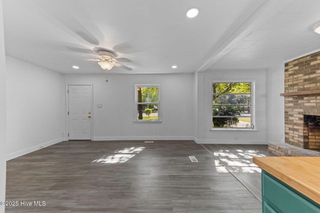 404 Seymour Street, Aberdeen, NC 28315