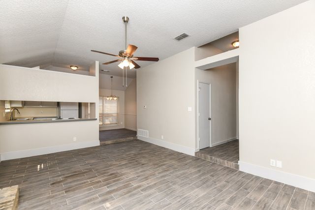 914 Pierce Arrow Drive, Arlington, TX 76001