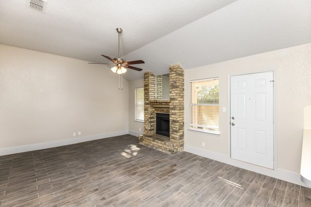 914 Pierce Arrow Drive, Arlington, TX 76001