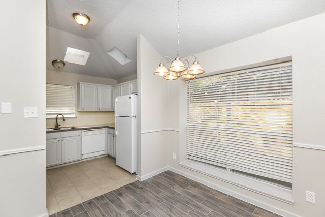 914 Pierce Arrow Drive, Arlington, TX 76001