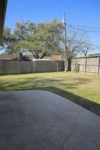 1820 Sunset Avenue, Bay City, TX 77414