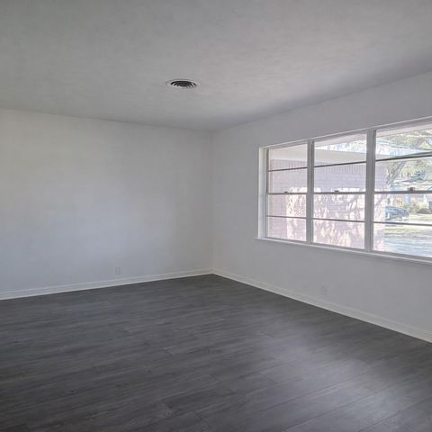 1820 Sunset Avenue, Bay City, TX 77414