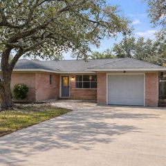 1820 Sunset Avenue, Bay City, TX 77414