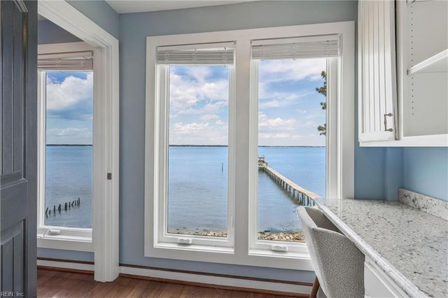 106 Dandy View LN, Yorktown, VA 23692